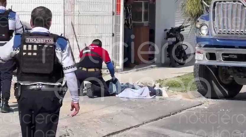 Muere peatón atropellado por camión de cemento en León; ciudadanos detienen al conductor