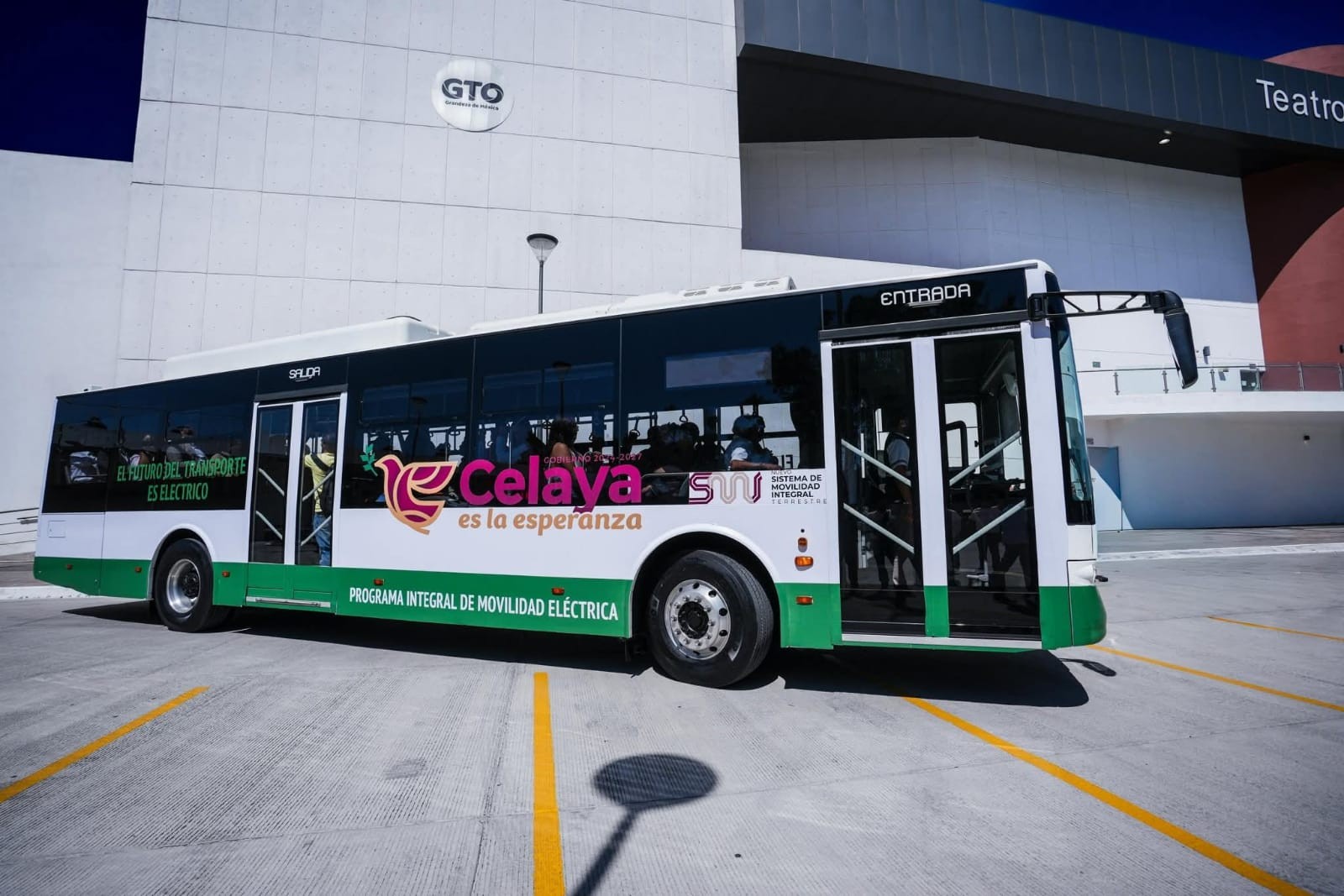 Camión eléctrico de Celaya aún no inicia pruebas a un mes de su presentación