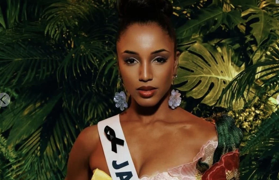 ¡La sacaron en camilla! Miss Jamaica sufre fuerte caída en el escenario