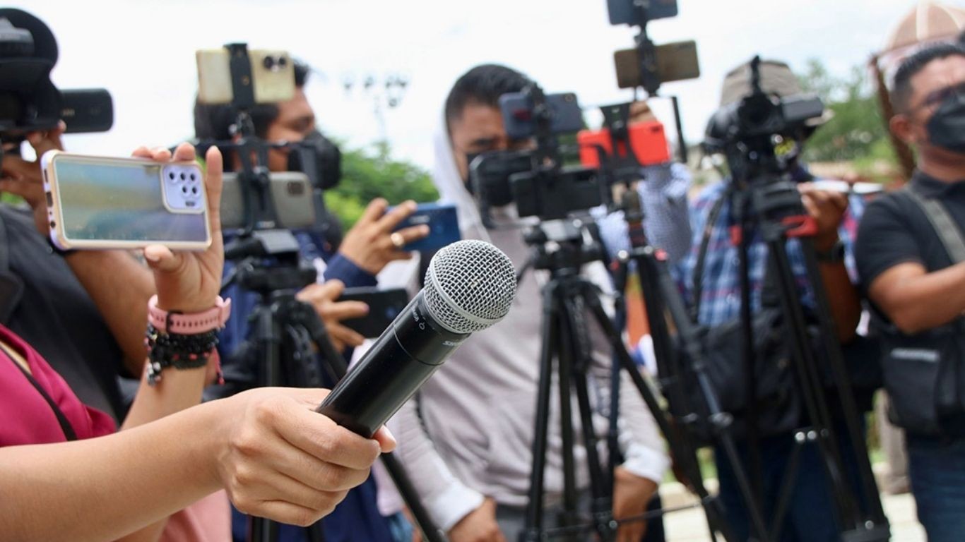 Periodista es atacado a balazos mientras cubría un asesinato en Irapuato