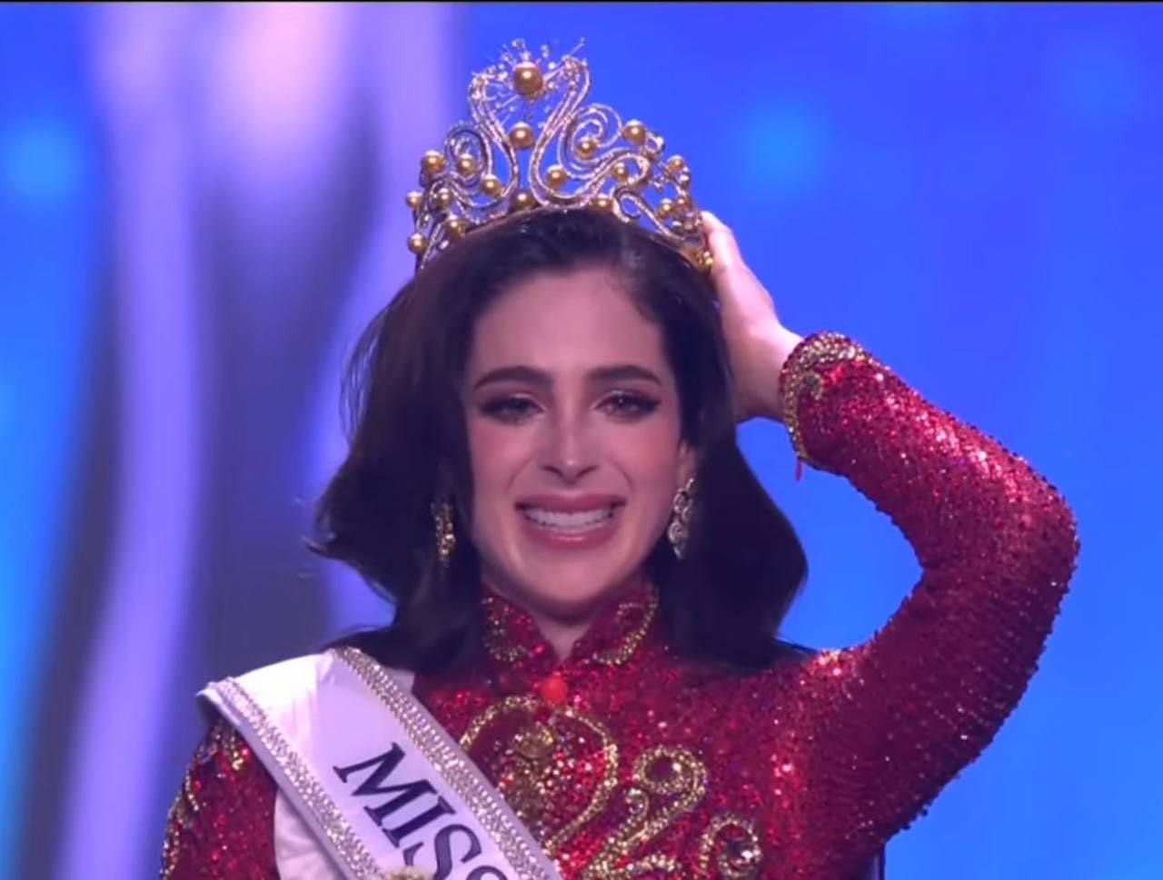 La mexicana Fátima Bosch gana el certamen de Miss Universo