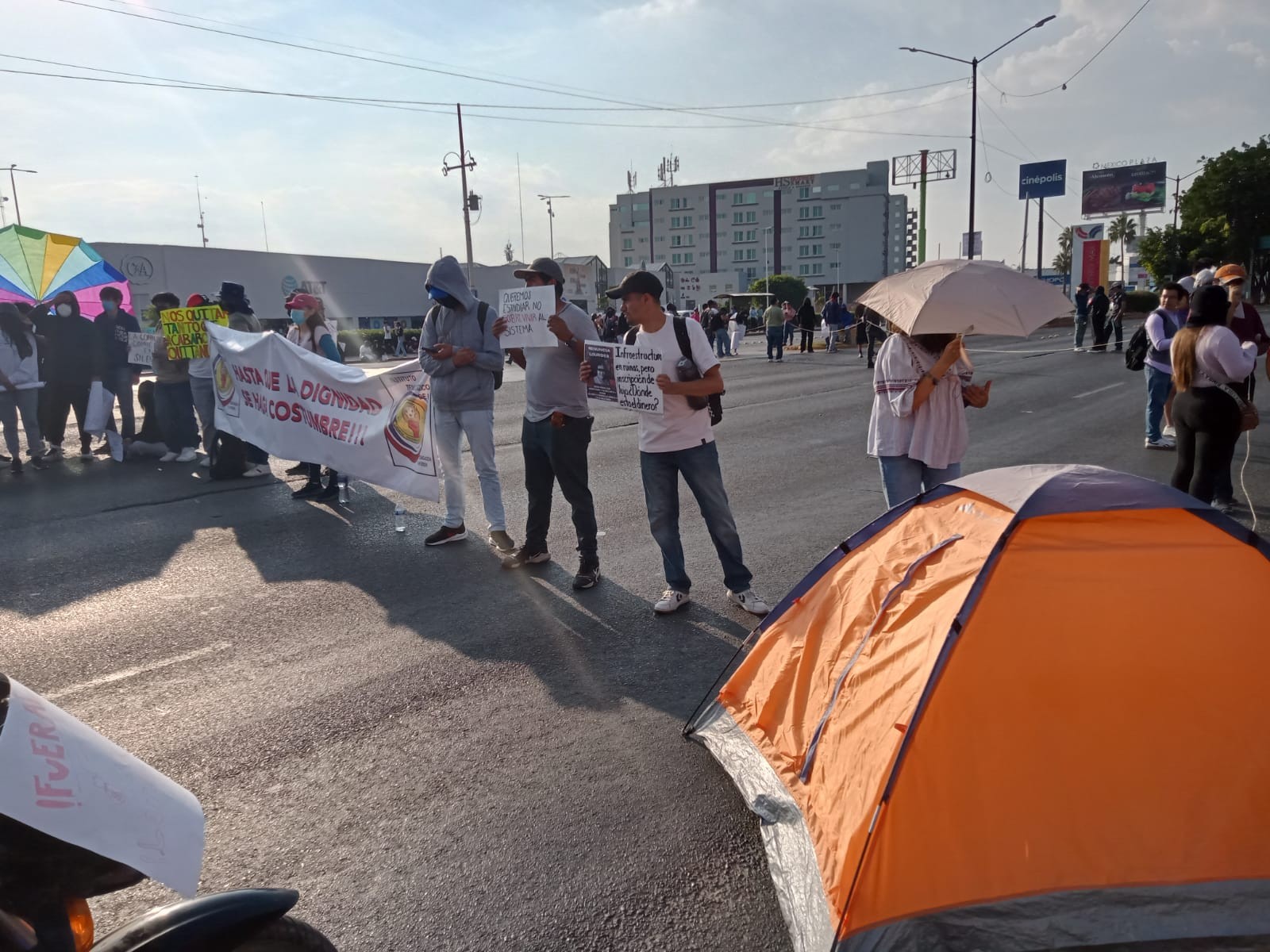 Retiran con fuerza a estudiantes del ITL en León; hay heridos durante protesta