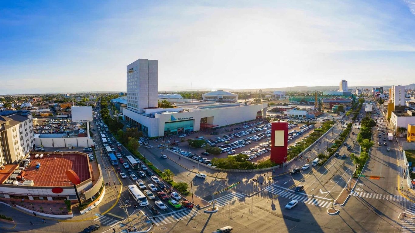 Poliforum León reporta 63% de avance en su nueva sala y prevé inaugurarla en mayo de 2026