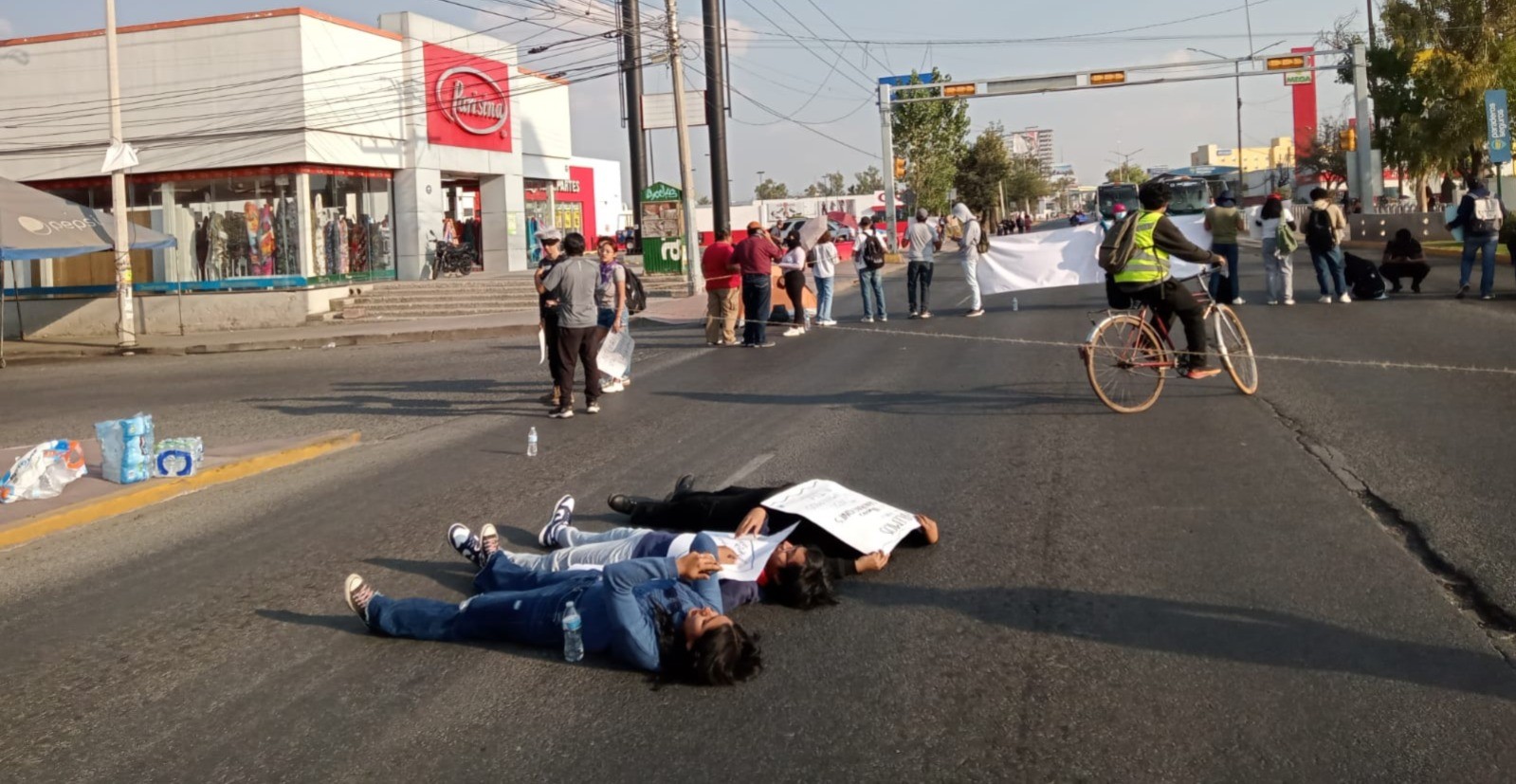 PRODHEG investiga presunta agresión policiaca contra estudiantes del ITL; protesta deja seis heridos