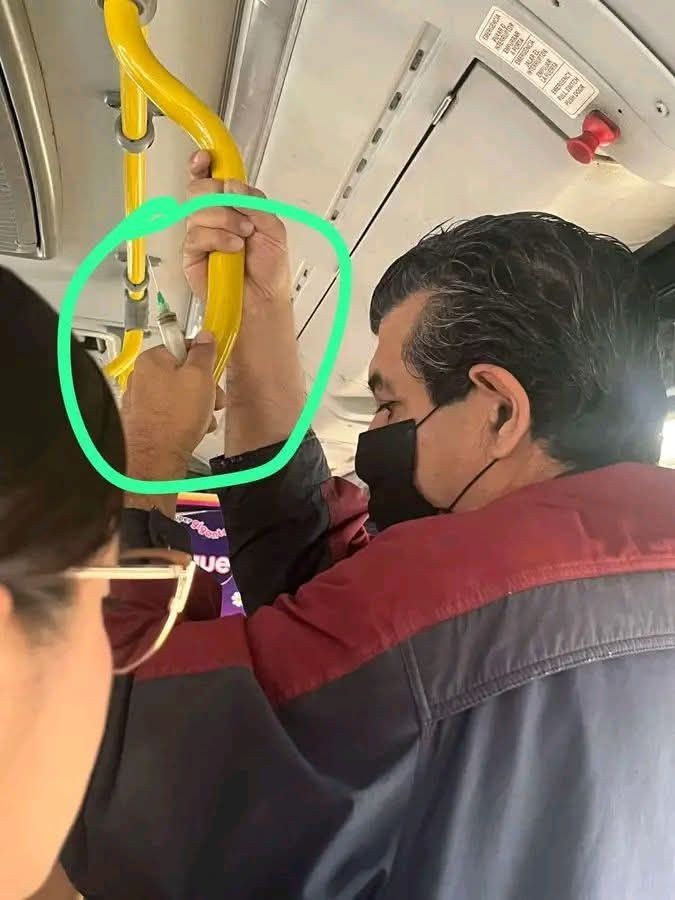 Pasajero con jeringa destapada genera alarma en transporte público de León Pasajero con jeringa destapada genera alarma en transporte público de León