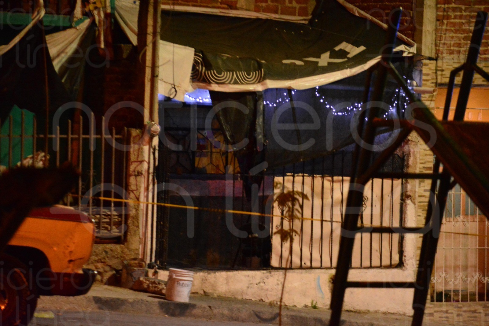 Ejecutan a hombre en el patio de su casa en León