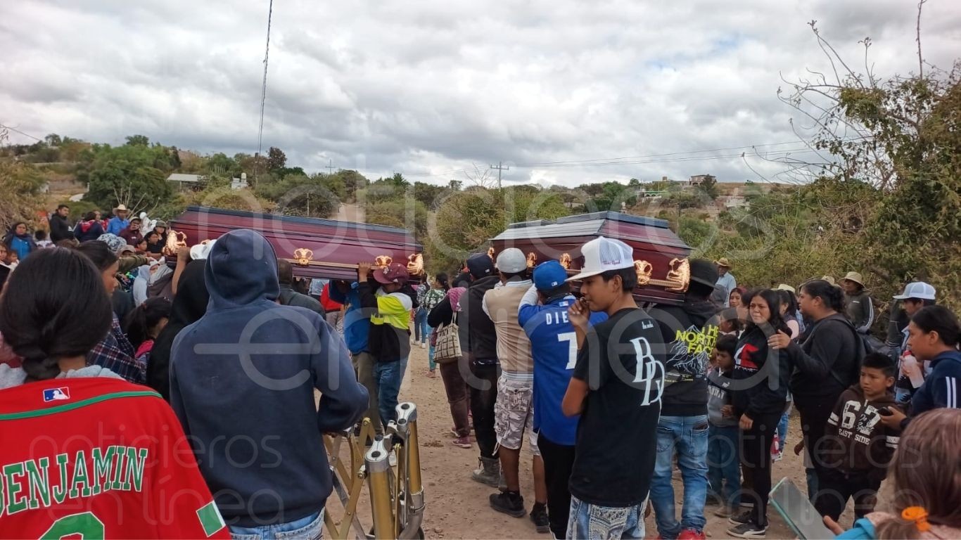 Accidente en Salamanca: comunidades de Comonfort despiden a los 10 jornaleros fallecidos