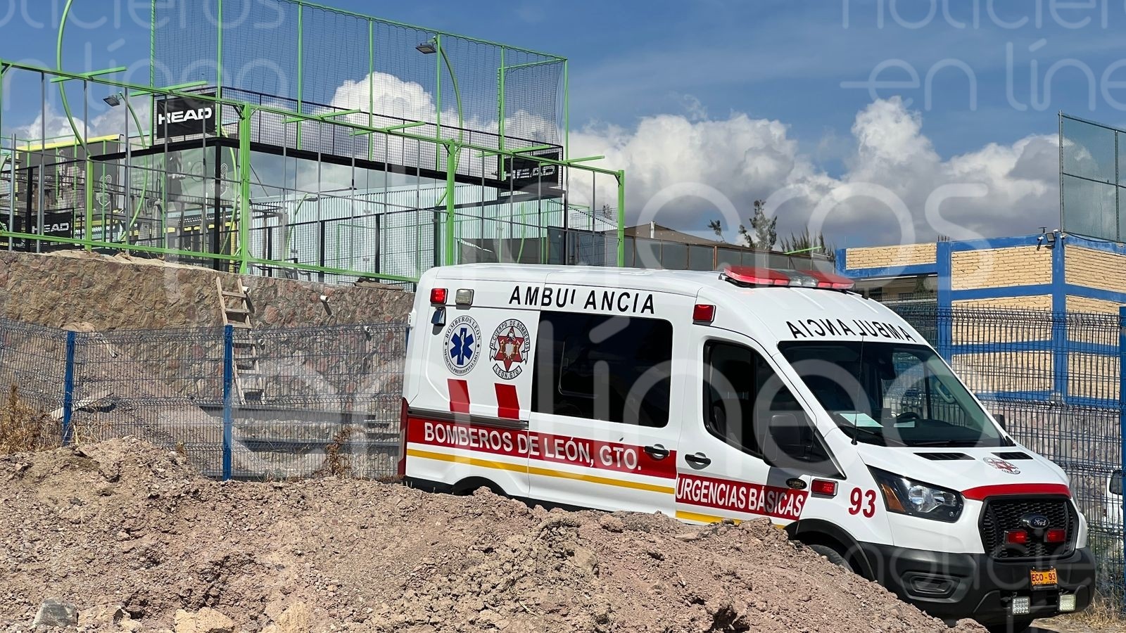 Accidente en el Instituto Hispano Inglés deja a cuatro trabajadores heridos tras caída de andamio