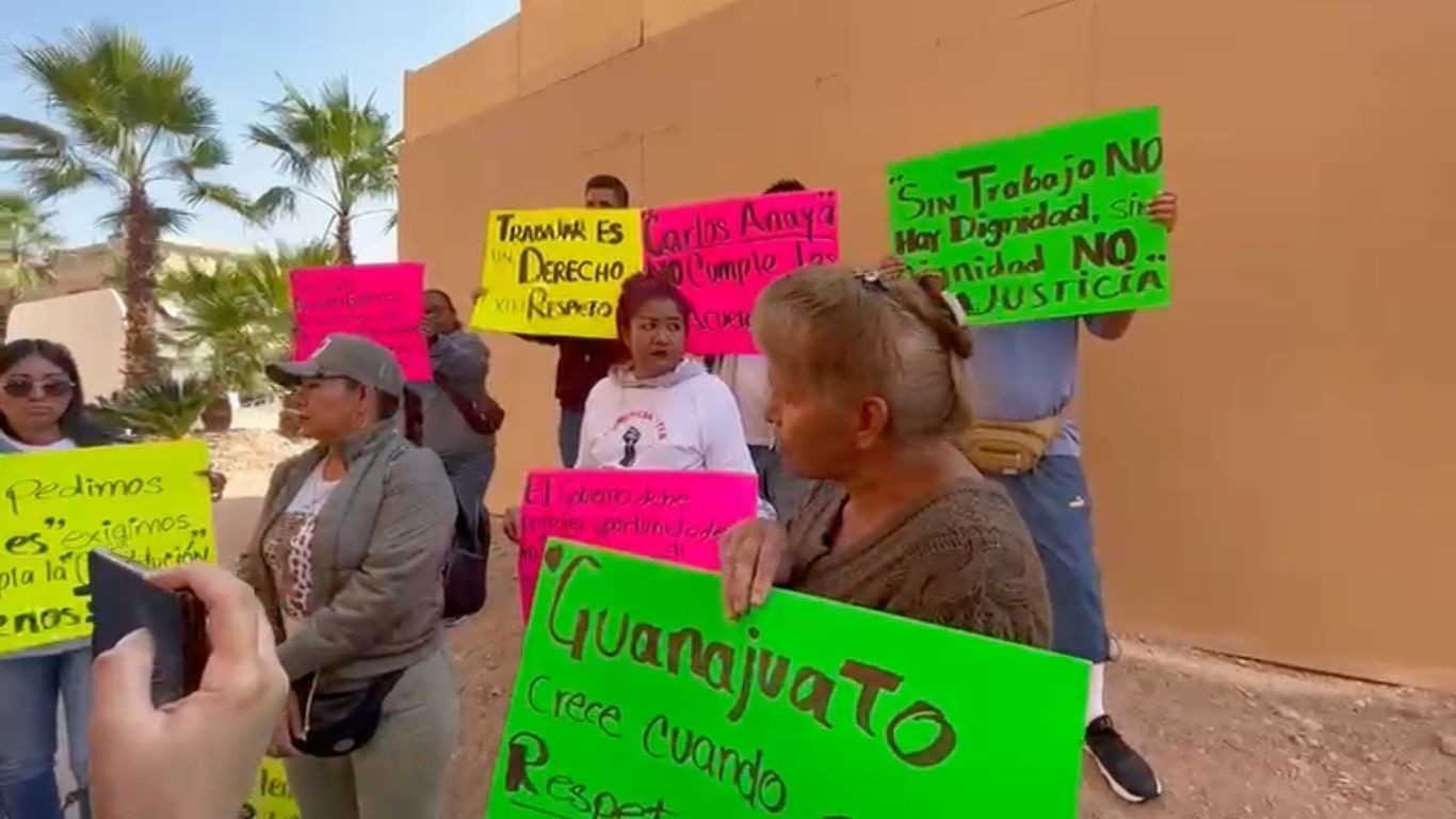 Comerciantes protestan por prohibición para trabajar en la temporada navideña en la zona centro