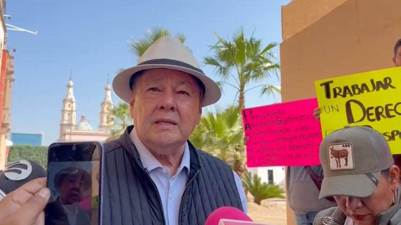 Comerciantes protestan por prohibición para trabajar en la temporada navideña en la zona centro