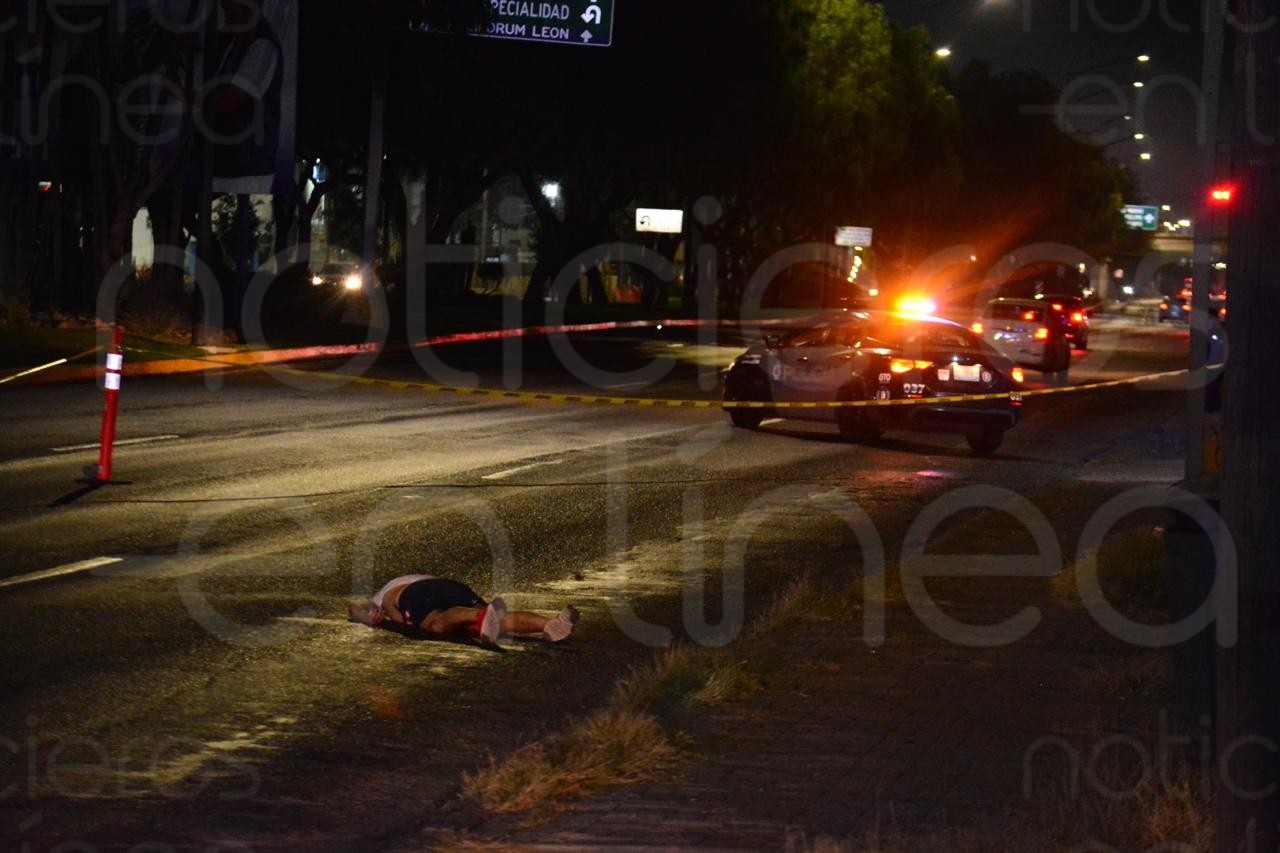 Muere atropellado a unos metros de un puente peatonal en el bulevar Aeropuerto