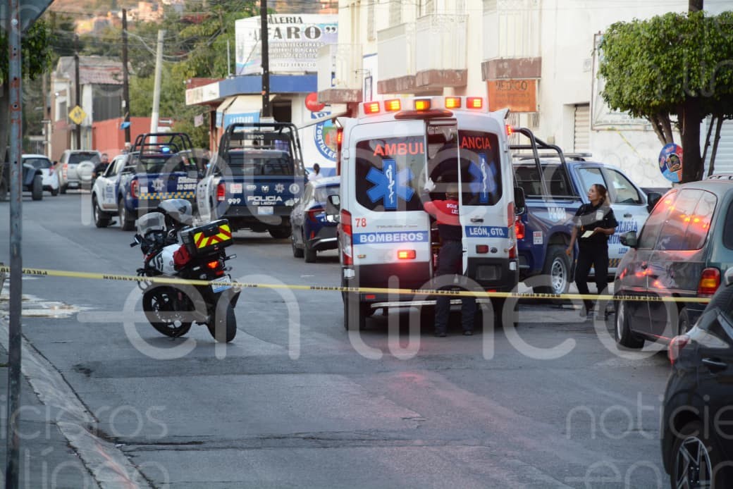 Hombre asesinado y mujer herida en ataque armado dentro de tienda de abarrotes en Haciendas de Echeveste