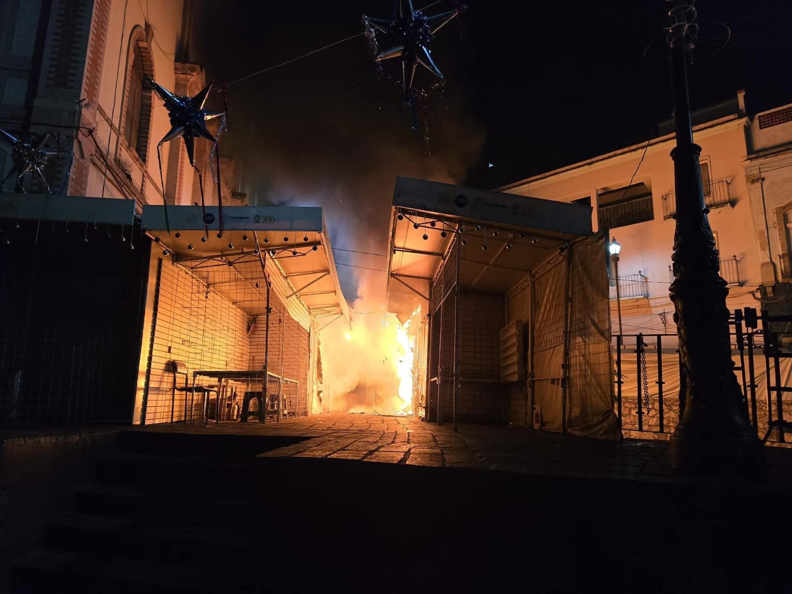 Incendio en el Mercado Gavira deja 13 locales afectados en Guanajuato Capital