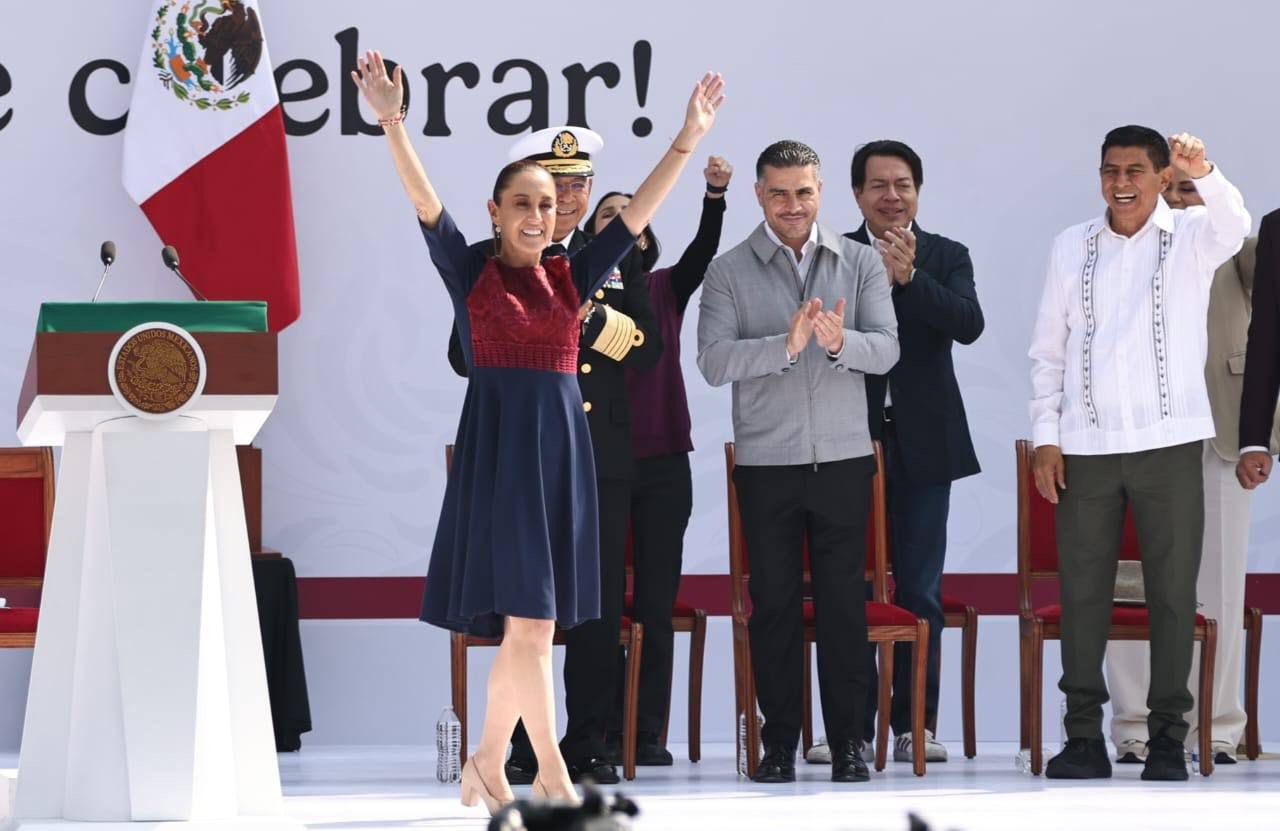 Sheinbaum celebra siete años de la 4T y advierte: “No vencerán al pueblo de México”