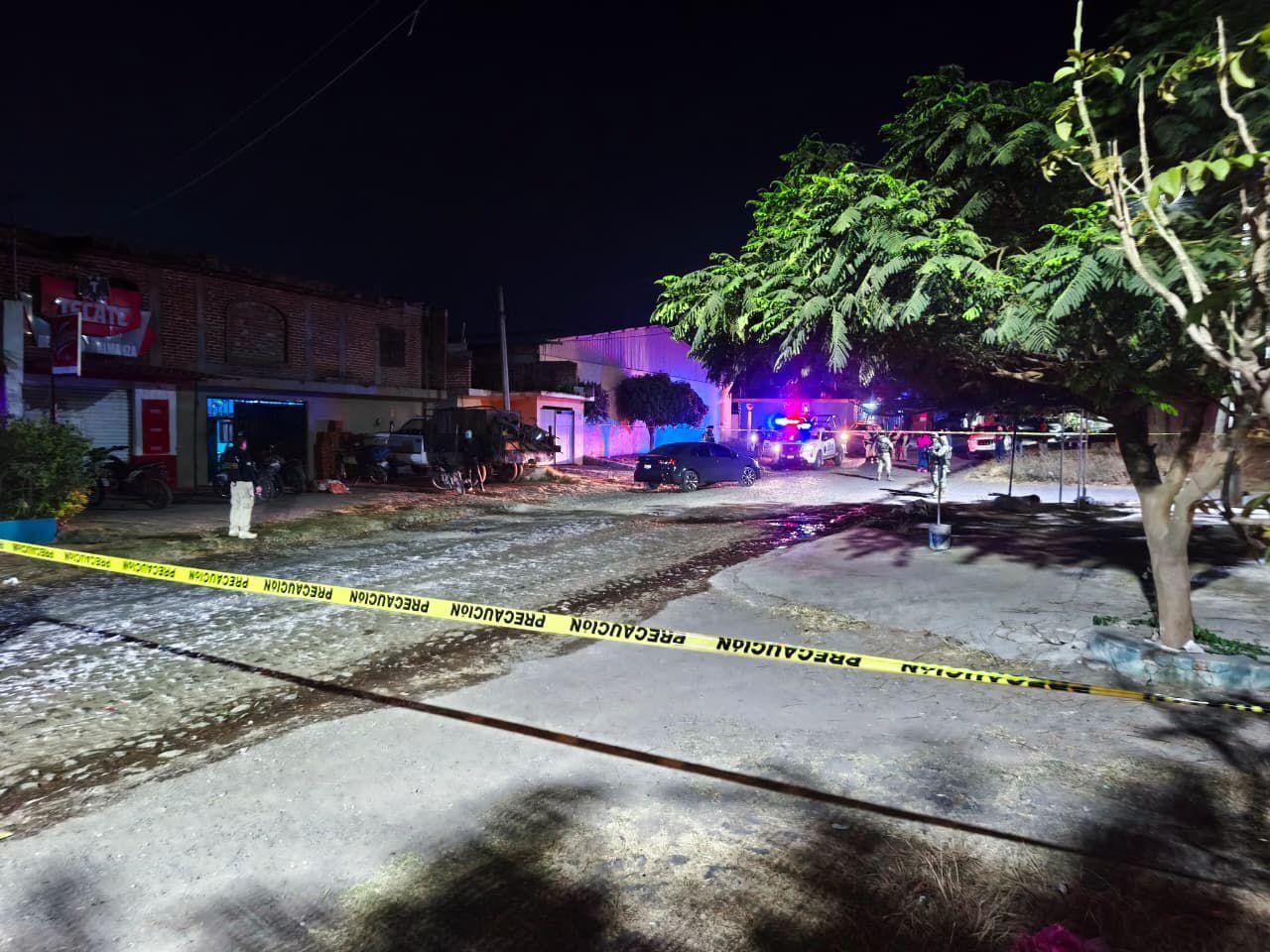 Aumenta a cinco el número de muertos en masacre durante festejo en Valle de Santiago