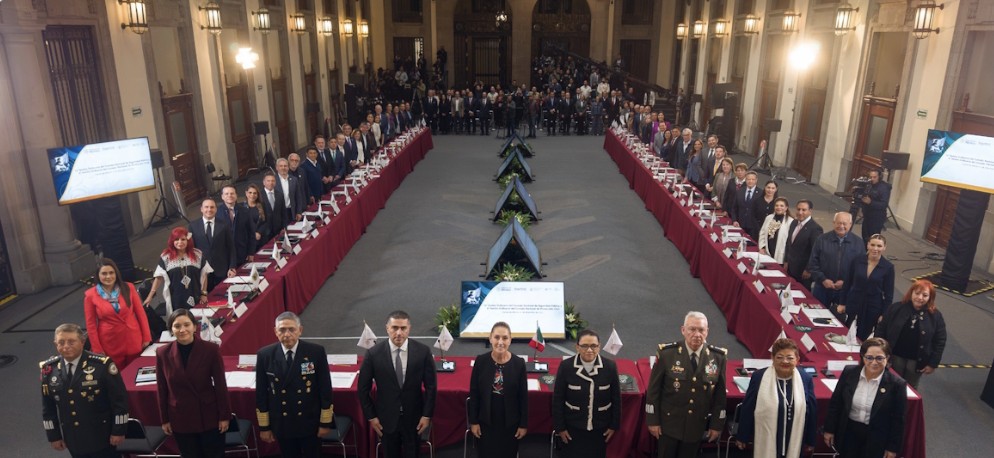 Sheinbaum fija como prioridad para 2026 combatir la extorsión y refuerza coordinación con estados