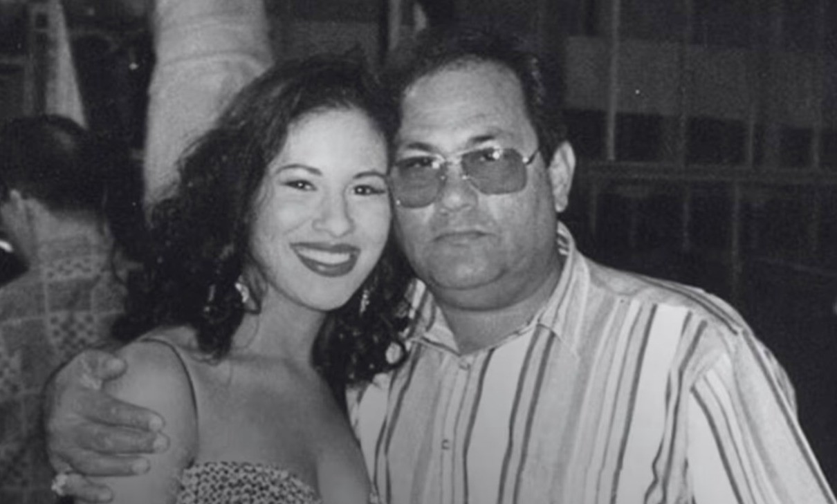 Fallece Abraham Quintanilla, pilar de la música tejana y padre de Selena