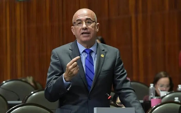 Acusan fracaso de prohibición de vapeadores tras resultados de encuesta nacional