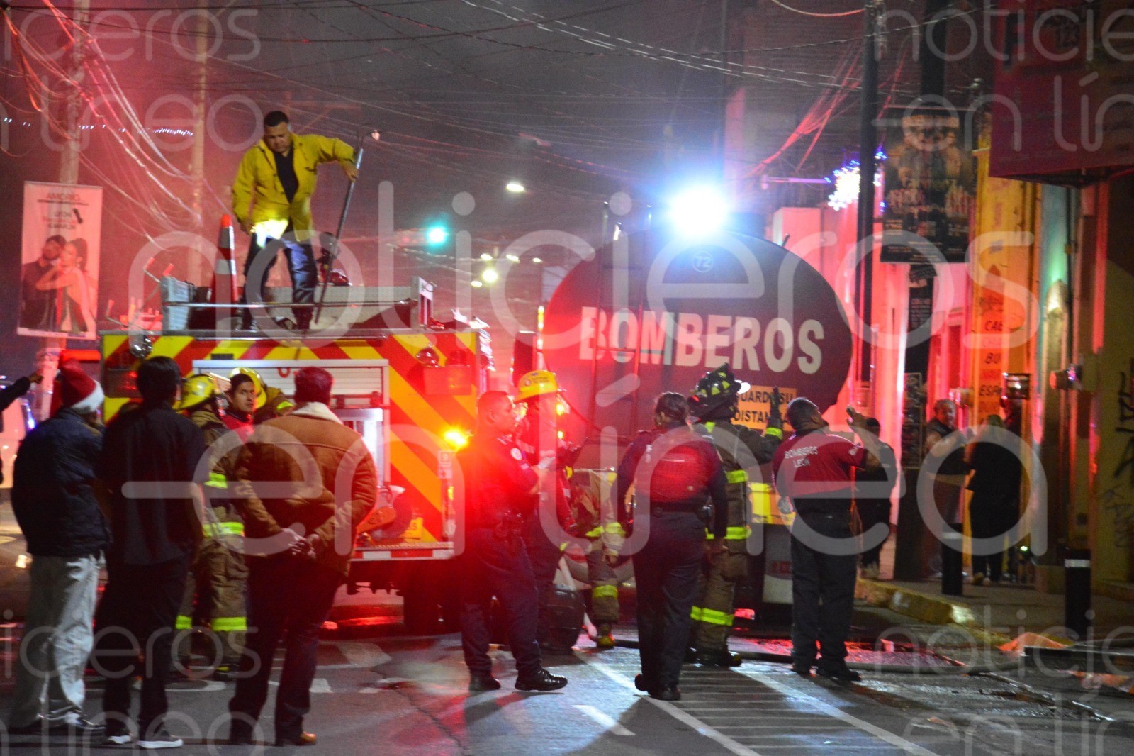 Incendio consume fábrica de suelas en El Coecillo; detienen a dos presuntos responsables