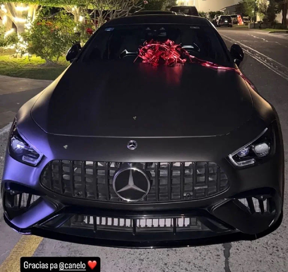 Canelo Álvarez sorprende con regalo millonario a su hija Emily en Navidad