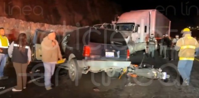 Tráileres, auto y motocicleta: así fue el choque que cerró la León–Aguascalientes