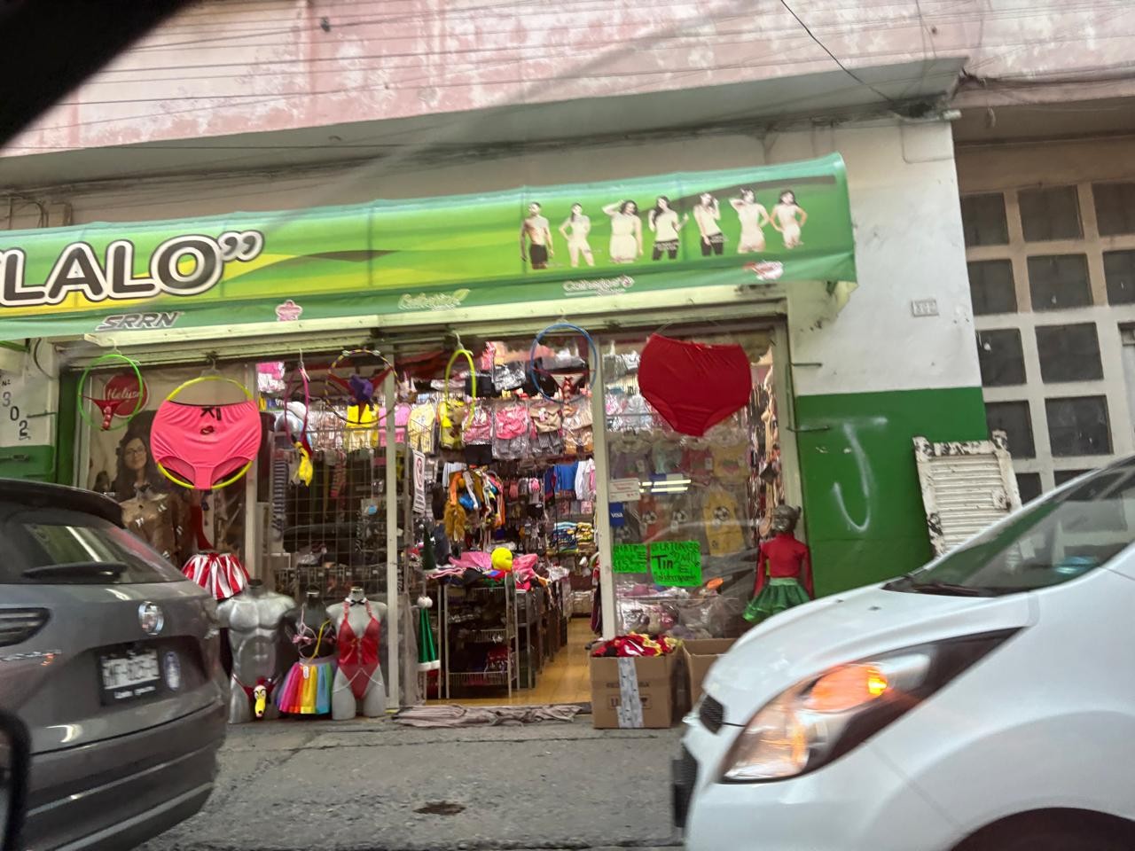 Rojos para el amor y amarillos para el dinero: se disparan ventas de ropa interior en León por Año Nuevo Rojos para el amor y amarillos para el dinero: se disparan ventas de ropa interior en León por Año Nuevo