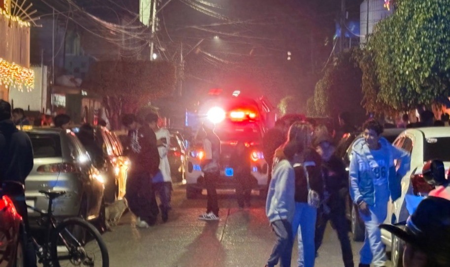 Reciben el Año Nuevo en llamas: cuete provoca incendio en casa de León