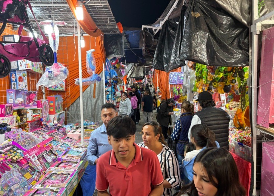 “Los chinos quieren acaparar todo“: Invitan a Reyes Magos a consumir local en tianguis de la Leona Vicario