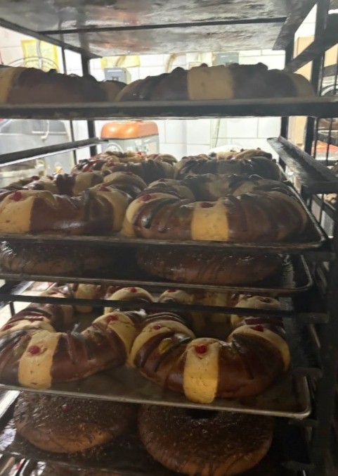 Roscas de Reyes calientitas y más baratas: panaderos de León llaman a consumir local Roscas de Reyes calientitas y más baratas: panaderos de León llaman a consumir local