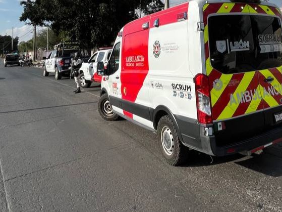 Ciclista es atropellado por tráiler en bulevar Timoteo Lozano y sufre amputación de una pierna
