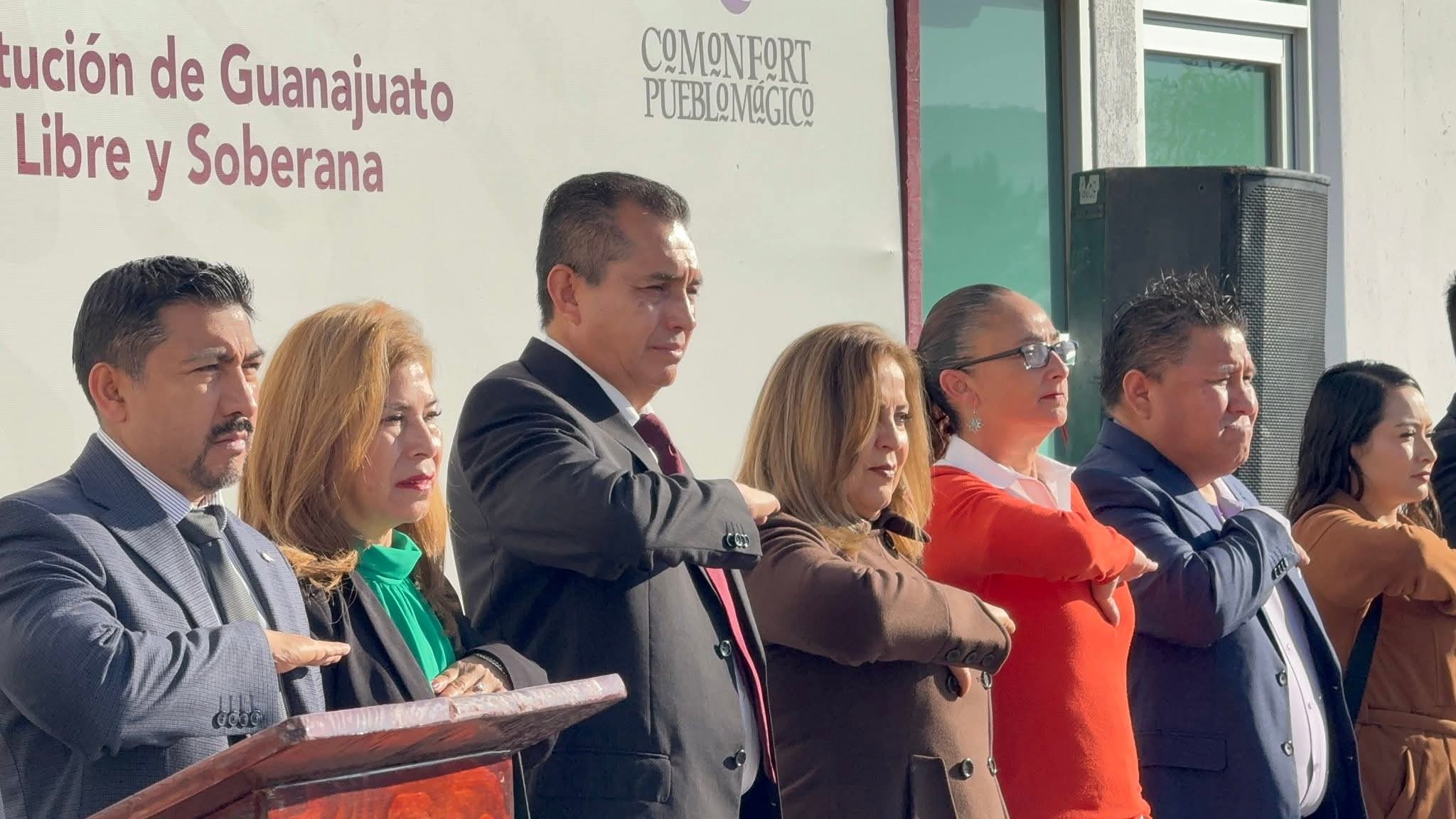 Analizan viaje a España de alcalde de Comonfort y funcionarios con recursos públicos