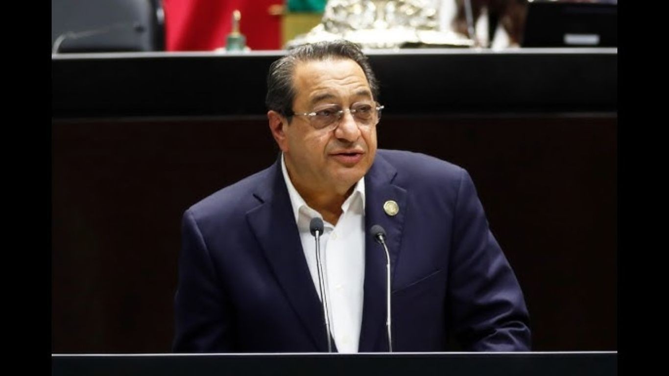 Salim advierte paralelismos entre Venezuela y México por debilitamiento institucional