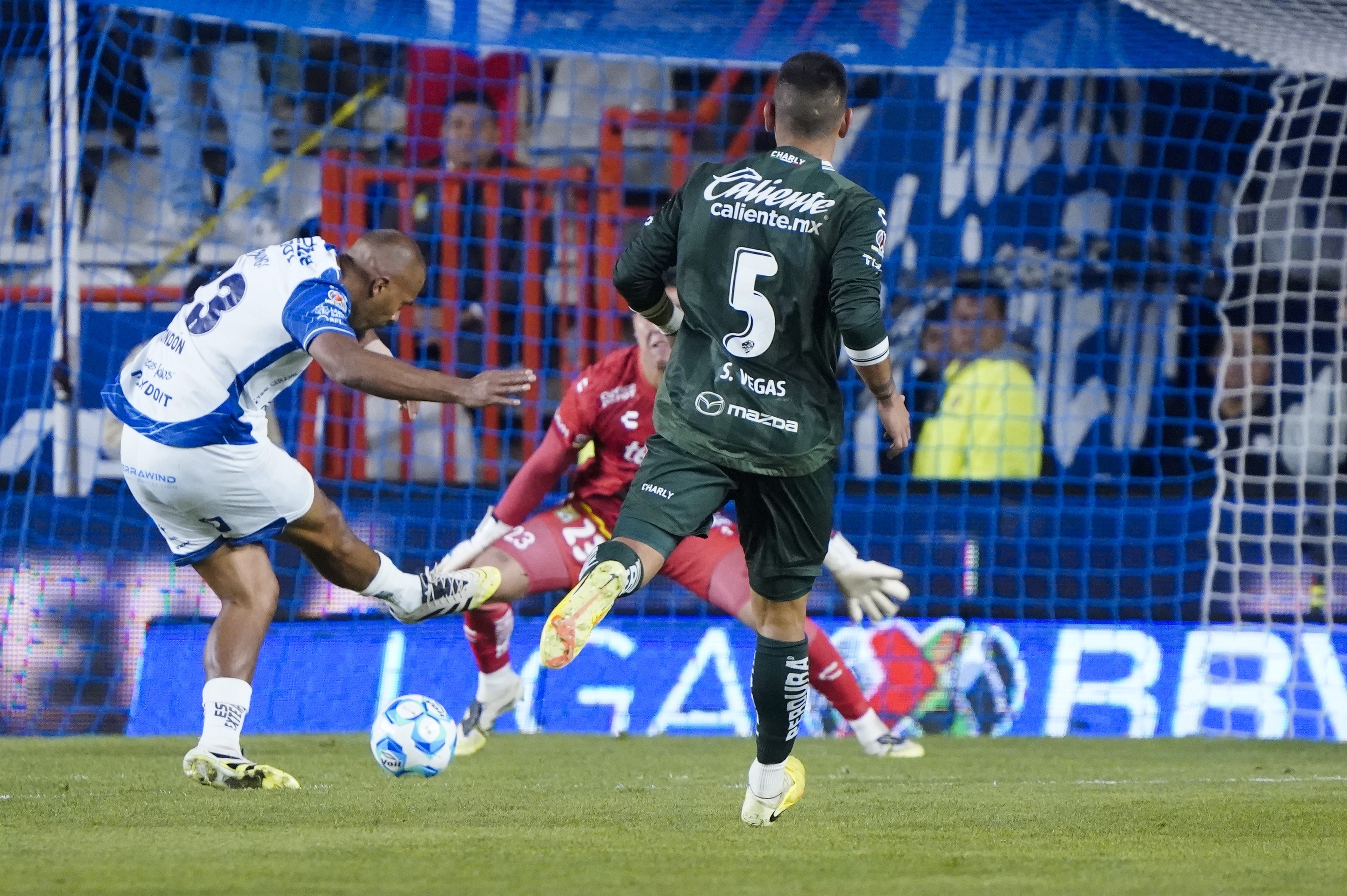 León se apaga en Pachuca y regresa la derrota en la era Ambriz