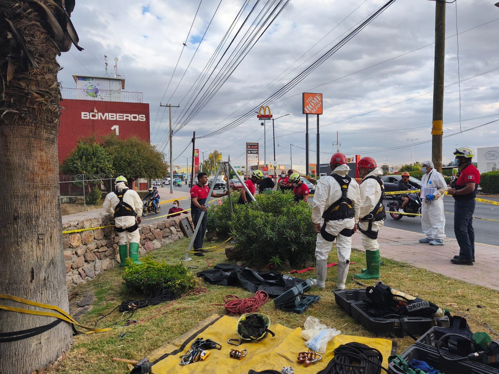 Jardinero encuentra un cadáver en un aljibe cerca de la estación de bomberos en León