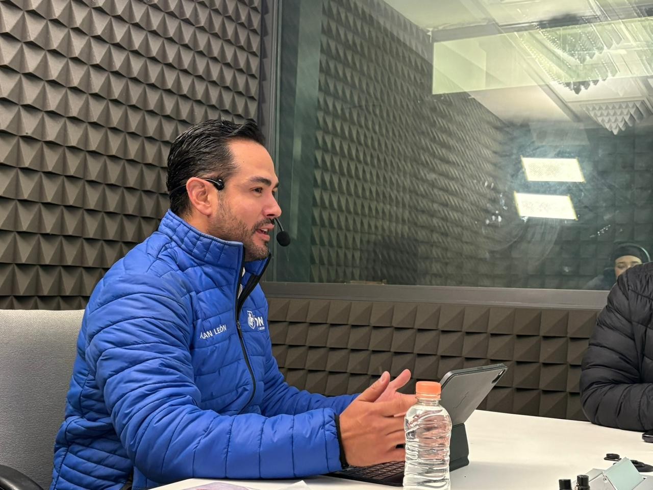 Allan León destaca Participa León y no niega interés en ser presidente Municipal de León