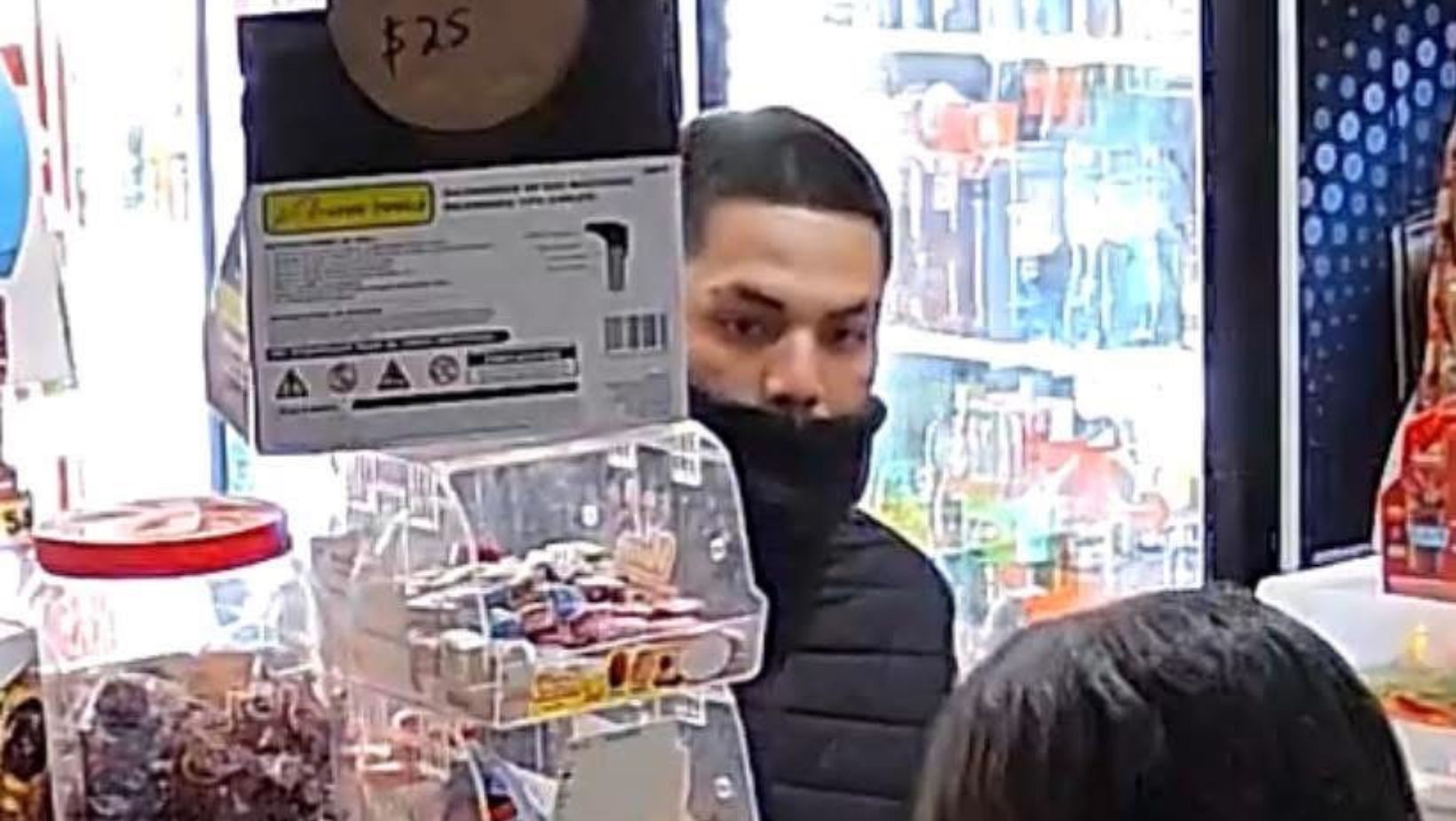 En cuestión de segundos y con arma de fuego, asaltan tienda de abarrotes en León