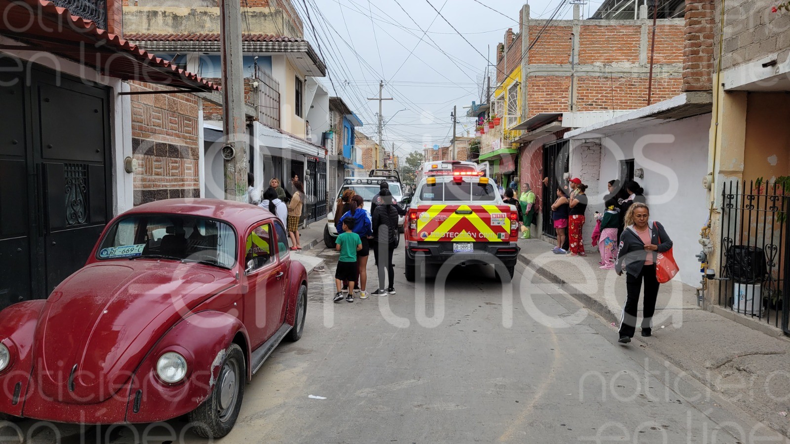 Confunde freno con acelerador y atropella por accidente a su propia hermana en León