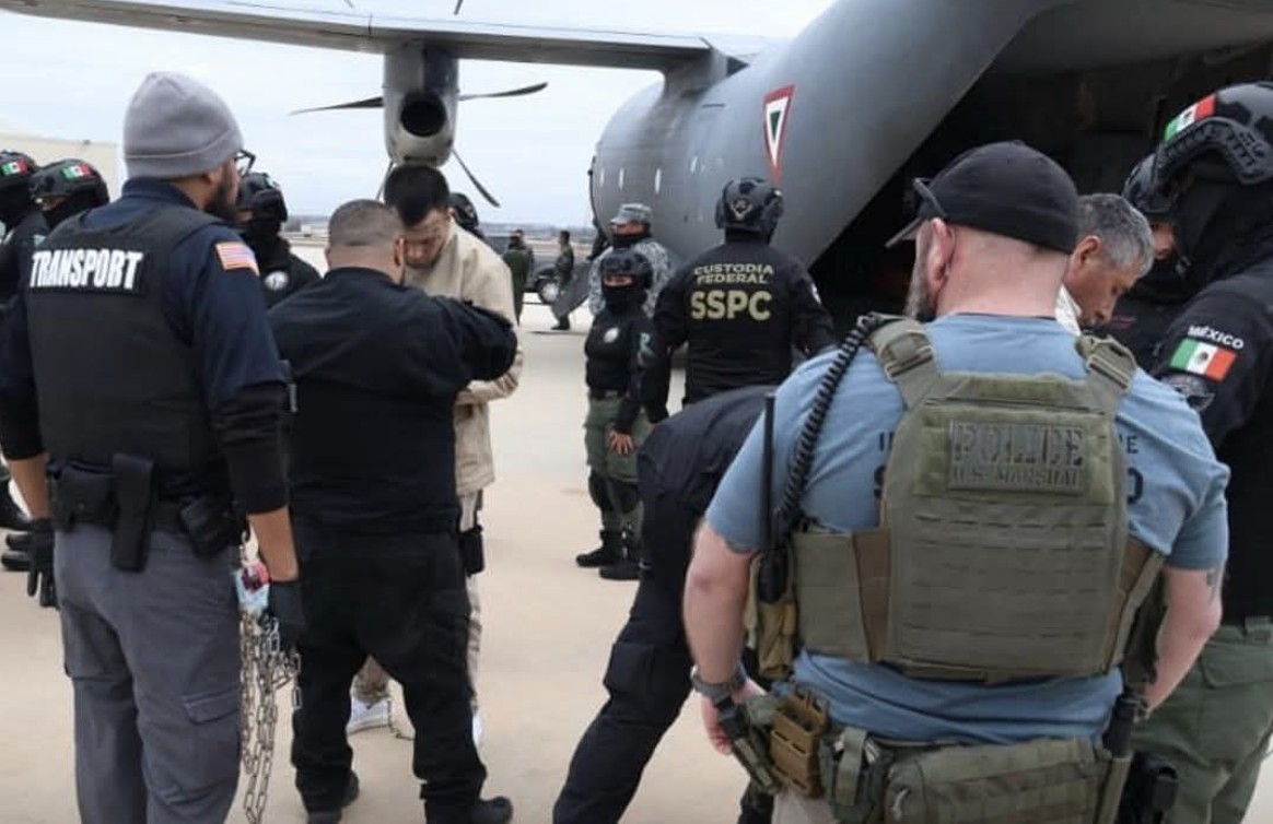 México entrega a Estados Unidos a 37 narcotraficantes, incluida una mujer
