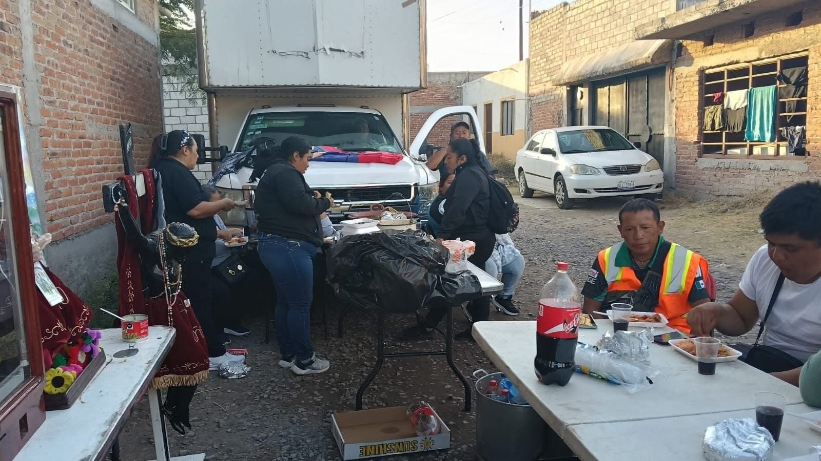 Peregrinos sanjuaneros de Tacubaya hacen escala en León para descansar