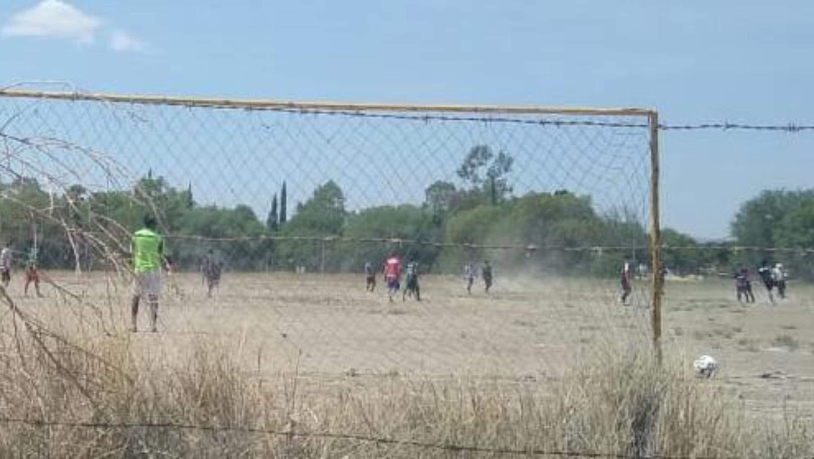 Tras masacre en Salamanca, León refuerza vigilancia en canchas de fútbol y eventos deportivos