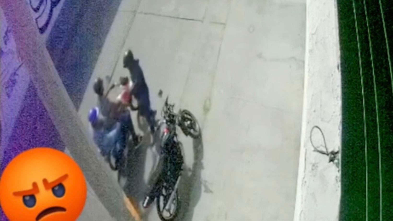 ¡Sin miedo y a plena luz! Roban baterías de autos y paralizan a vecinos