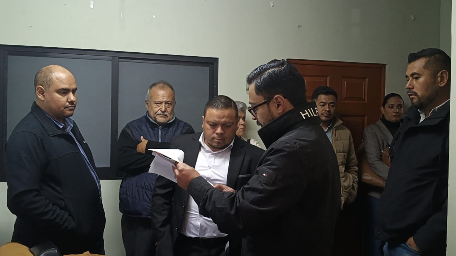 Conflicto familiar en Cortazar: alcalde amenaza e intenta atropellar a su hermano