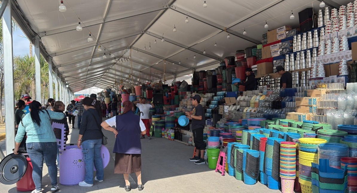 Entre cobijas y trastes, los “gritones” arrasaron en el último día de la Feria de León 2026 Entre cobijas y trastes, los “gritones” arrasaron en el último día de la Feria de León 2026