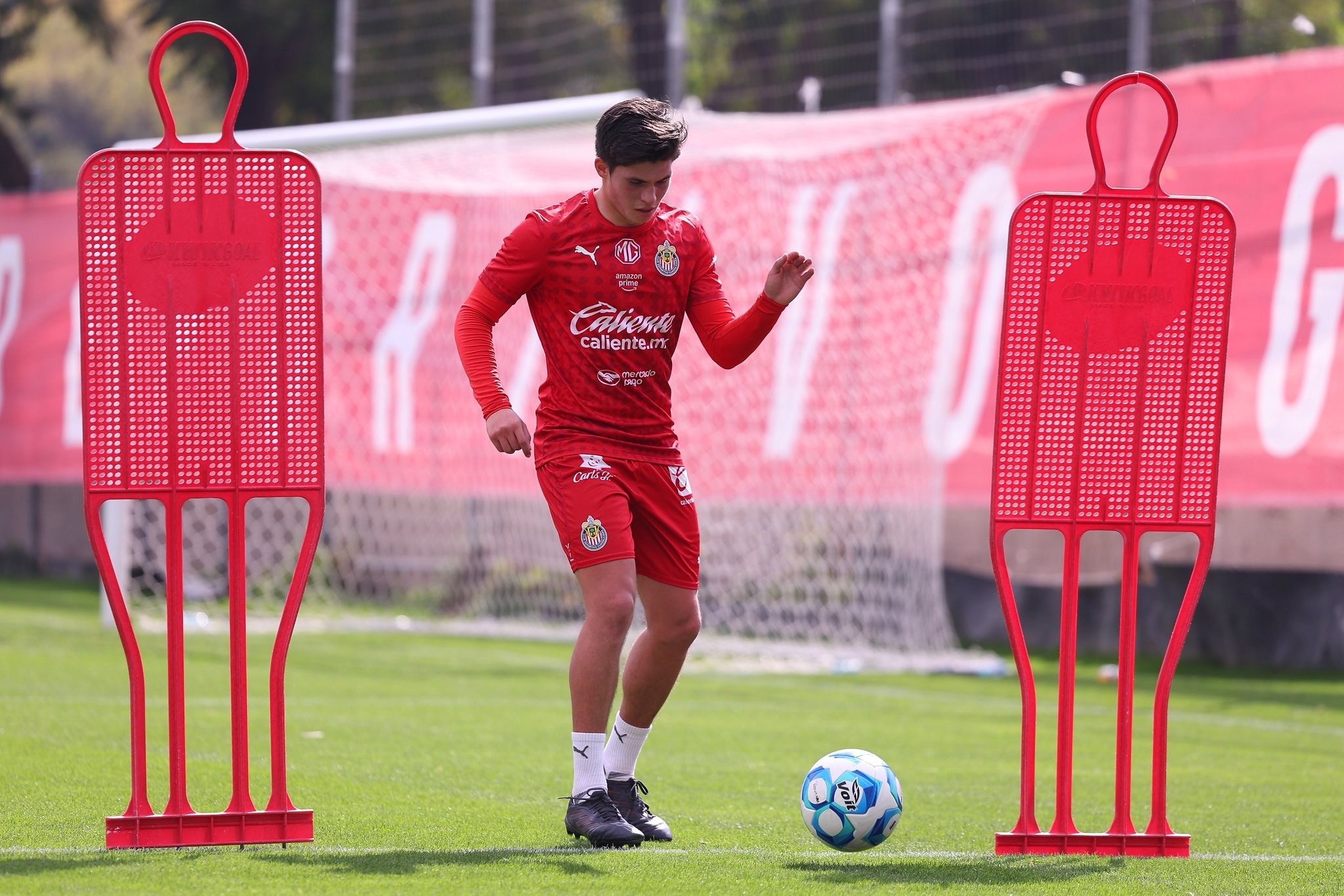Cierre de mercado de locura: Ibañez a Cruz Azul y Pérez a Chivas