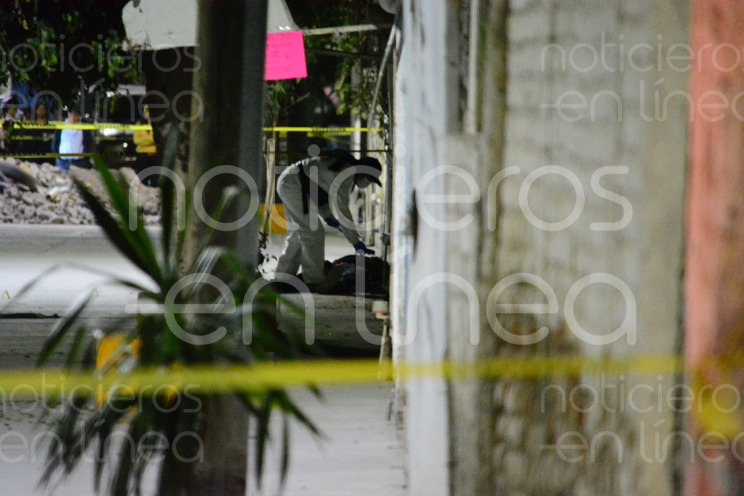 Policías abaten a hombre armado con machete y un arma hechiza en León