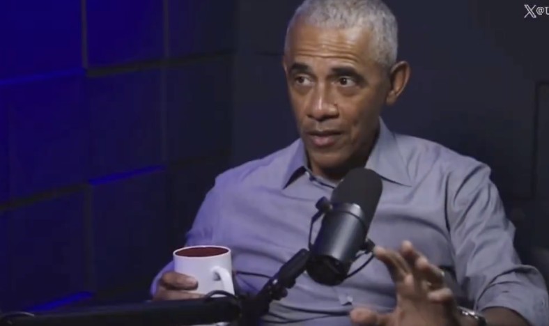 Barack Obama arremete contra Donald Trump y califica su gobierno como un “circo”