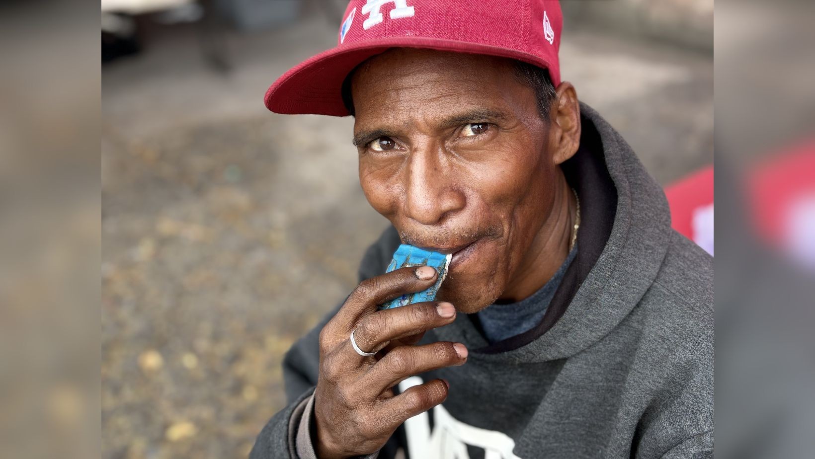 Conoce a Marcos, el afilador ambulante que mantiene vivo un oficio tradicional en León