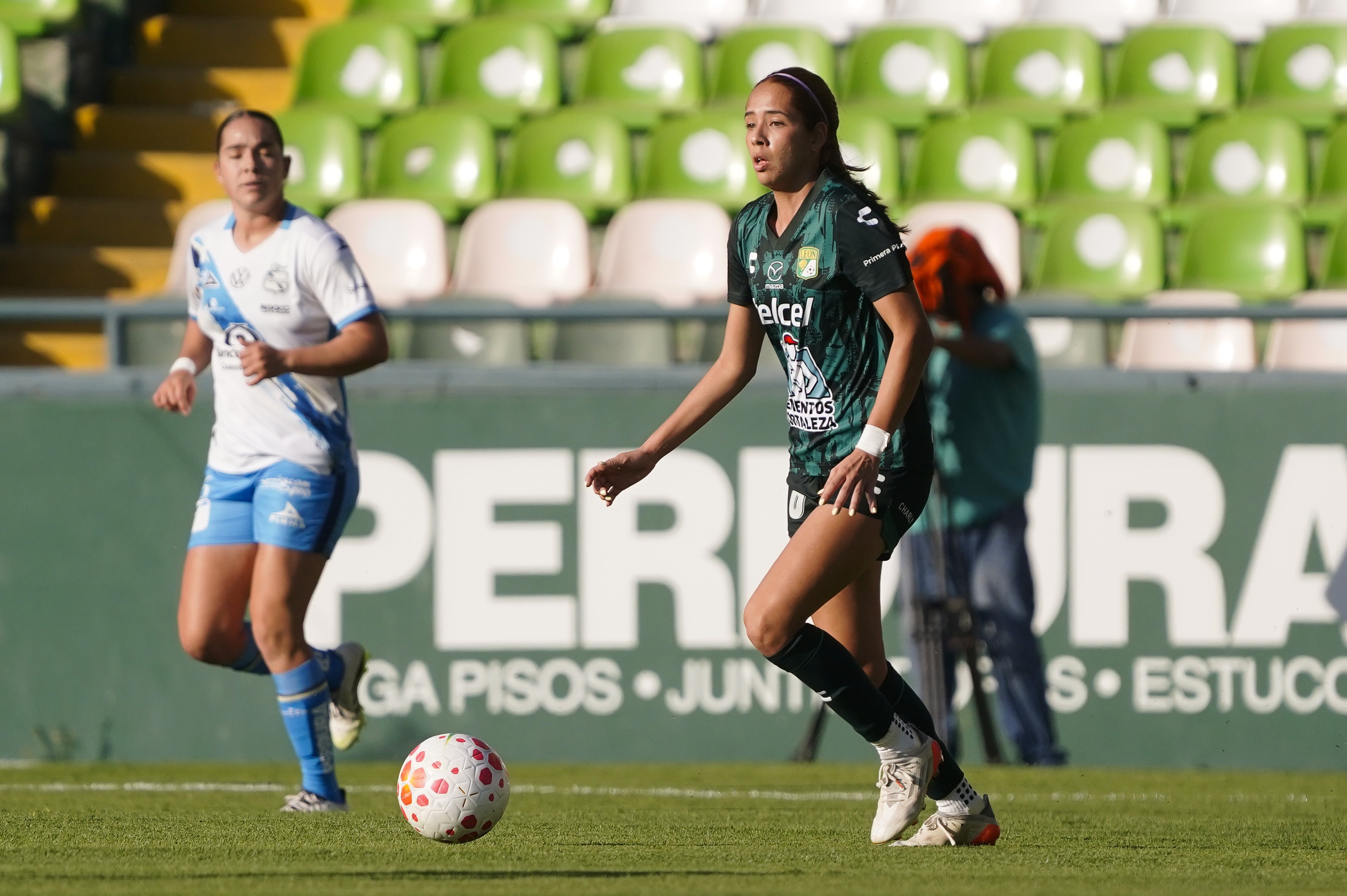'La Fiera' no tuvo piedad: El Club León Femenil ruge y golea 6-0 a Puebla