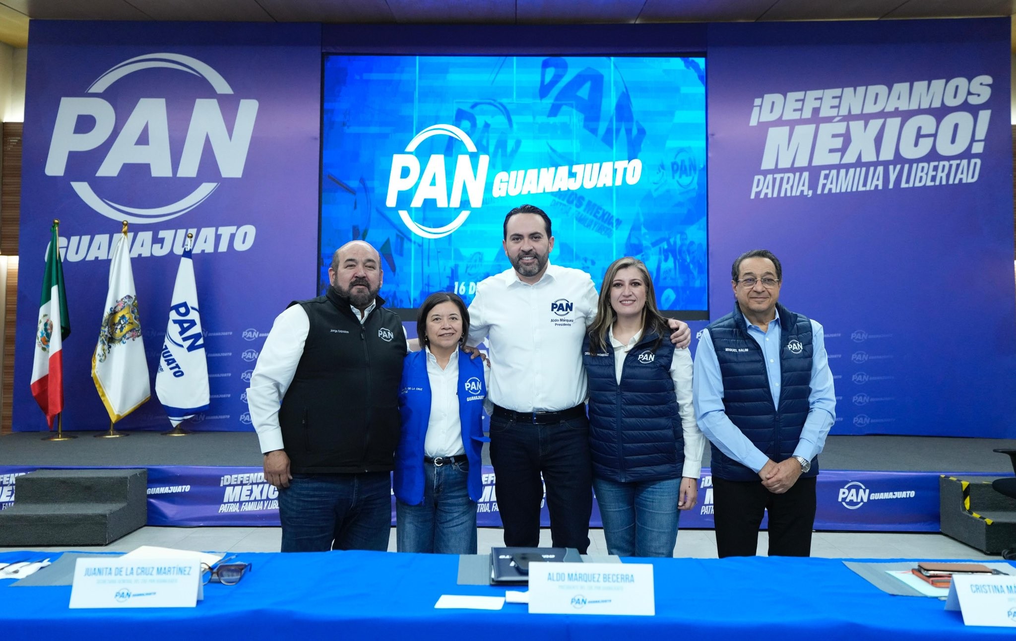 Entre críticas, PAN promete tiempos menores a la Ley General de Transparencia