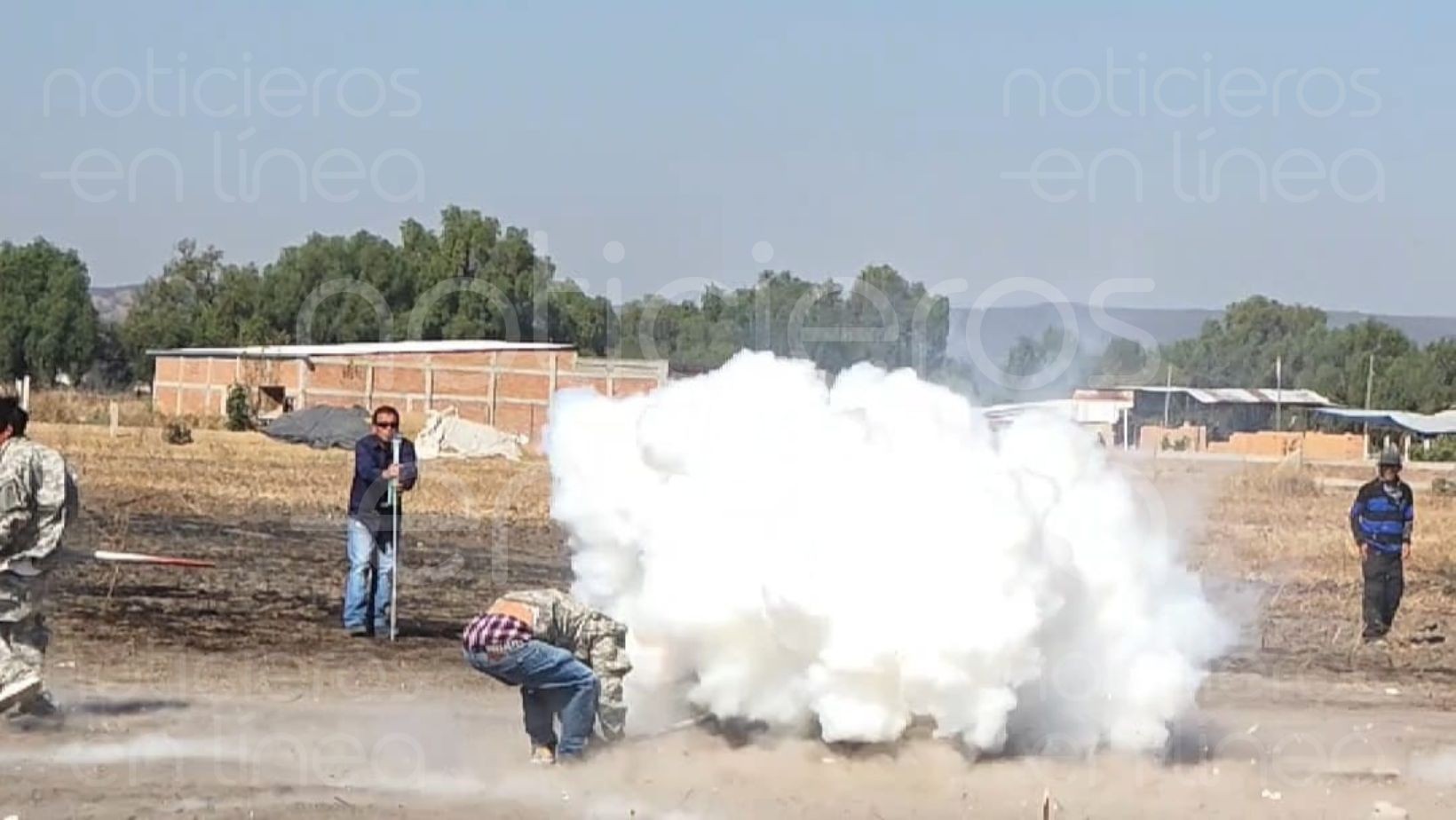 Tradicionales “Truenos“ en San Juan de la Vega, Celaya: Fervor y riesgo pese a prohibiciones Tradicionales “Truenos“ en San Juan de la Vega, Celaya: Fervor y riesgo pese a prohibiciones